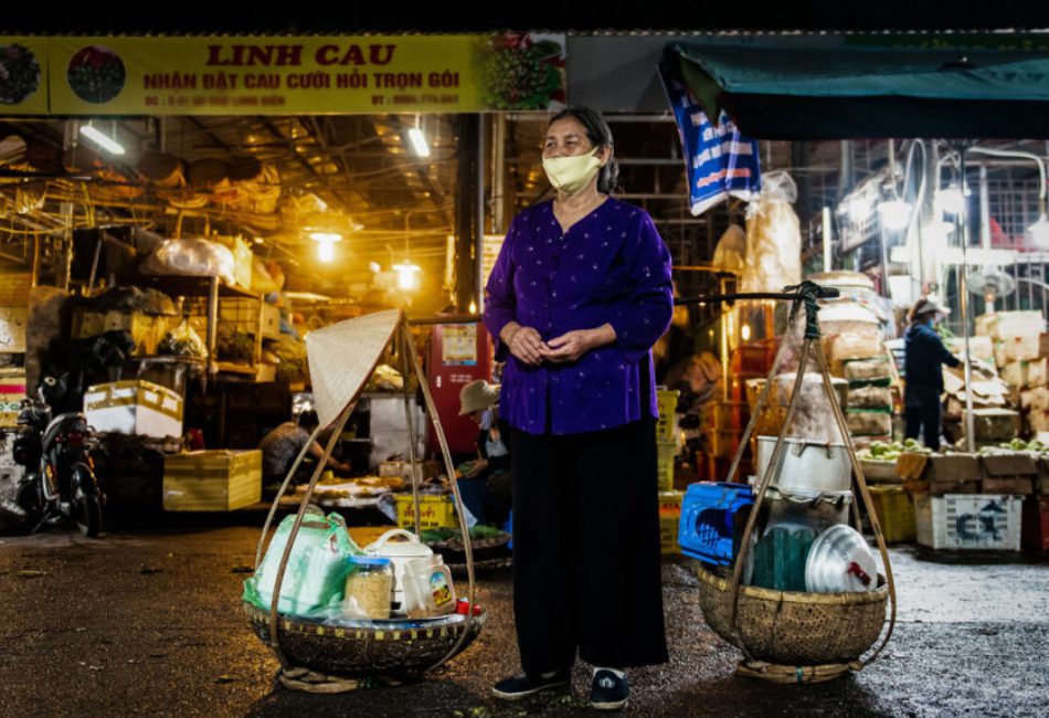 Long Bien Night Market