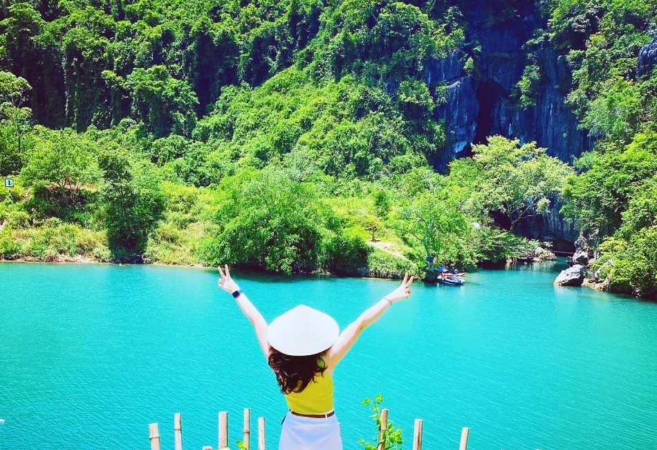 Paradise Cave Tour From Hue – Explore Nature’s Masterpiece