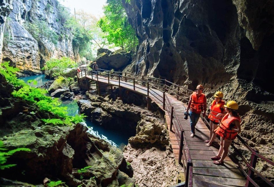 Paradise Cave Tour From Hue – Explore Nature’s Masterpiece